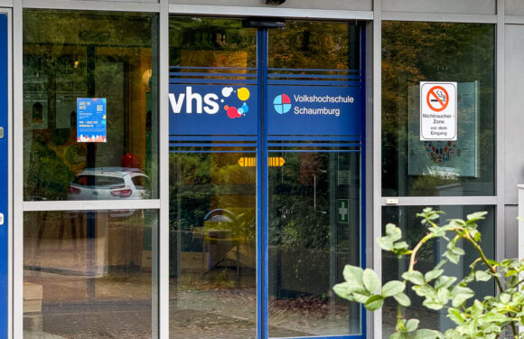 VHS-Kurse: „Einstieg in den Ruhestand“ und „Stelenstäbe aus Weidengeflecht“