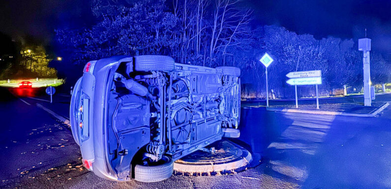 Unfall beim Abbiegen auf der B83 bei Bückeburg: Mehrere Personen verletzt