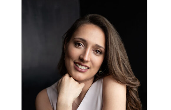 „Liederkranz“ Enzen-Hobbensen: Festliches Weihnachtskonzert mit Anna Sophia Theil