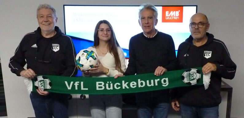 Vorstand der Fussballabteilung des VfL Bückeburg zu Gast bei EMB-Leuchten