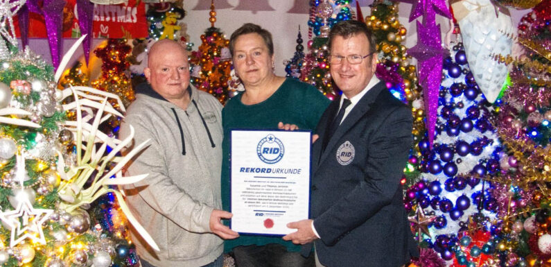 Sie haben es wieder getan: Weltrekord für „Weihnachten extrem“ mit 600 Bäumen bei Rintelner Familie