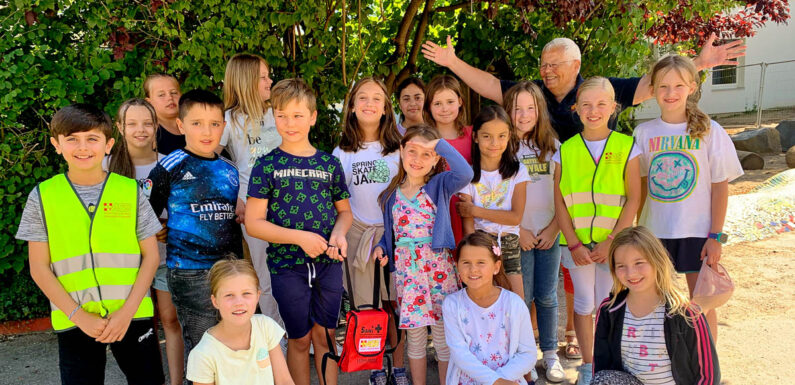 Ersthelferrucksäcke für Pausenhelfer: ASB und BKK24 fördern Erste-Hilfe-Kompetenzen in Grundschulen