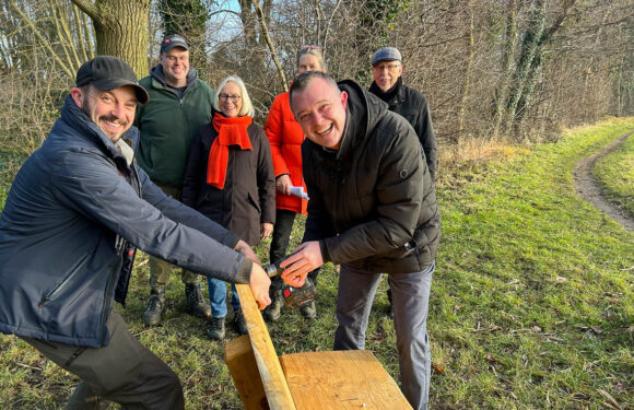 Eine neue Bank am Krebshäger Mühlenbach