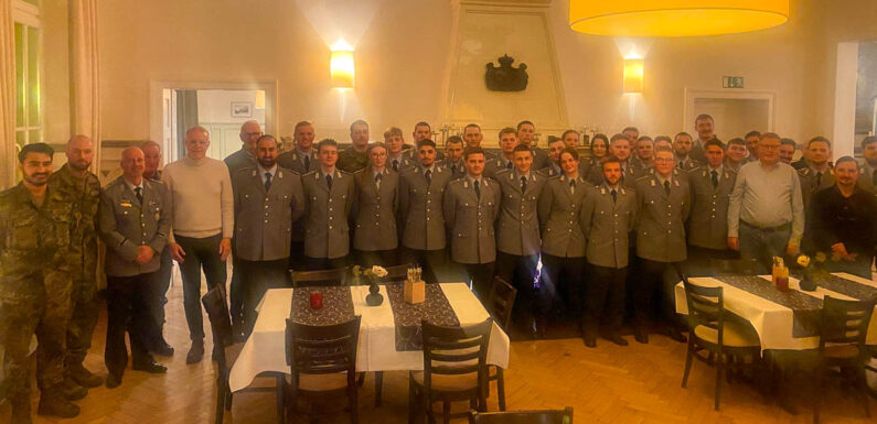 Gemeinsam für den Frieden: Bundeswehrsoldaten und Mitglieder des Bürgerbataillons sammeln Rekordsumme für die Deutsche Kriegssgräberfürsorge