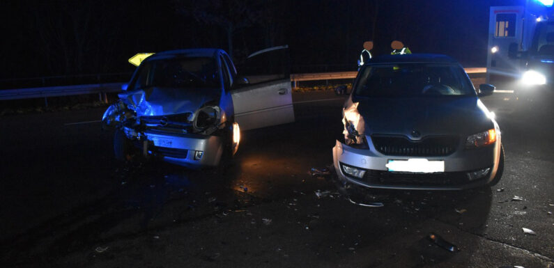 Unfall beim Abbiegen: Zwei Verletzte auf der Rintelner Straße
