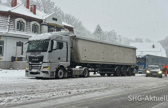 Schnee sorgt für Glätte, Unfälle und Verkehrschaos in Schaumburg