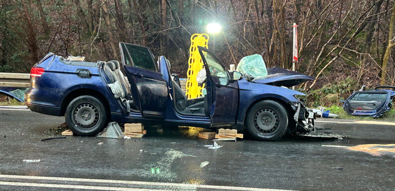 Weiteres zum Unfallhergang: Mehrere Schwerverletzte auf der B83 bei Steinbergen