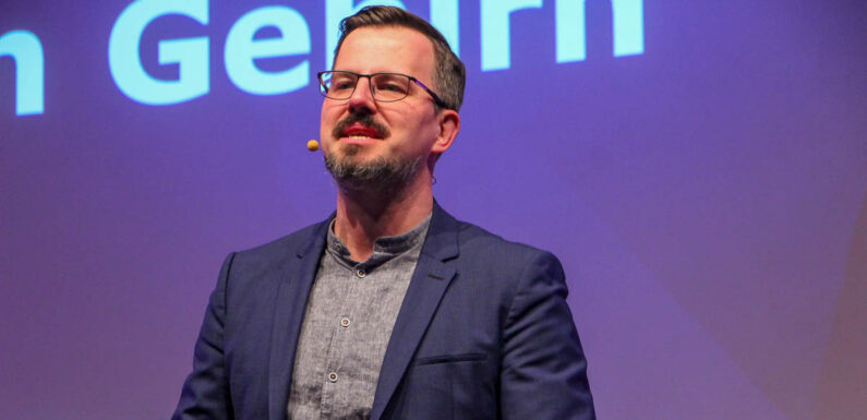 „Das Gehirn kann mehr, als wir ihm zutrauen“: Weltmeister Dr. Boris Nikolai Konrad referiert über geistige Höchstleistungen