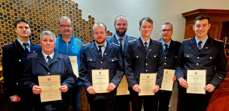 Feuerwehr Nienbrügge: Wilhelm Sölter zum Ehrenortsbrandmeister ernannt