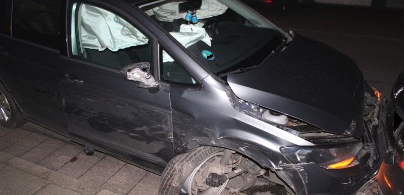 Mehrere Autos demoliert: Betrunkene VW-Fahrerin richtet in Minden großen Schaden an