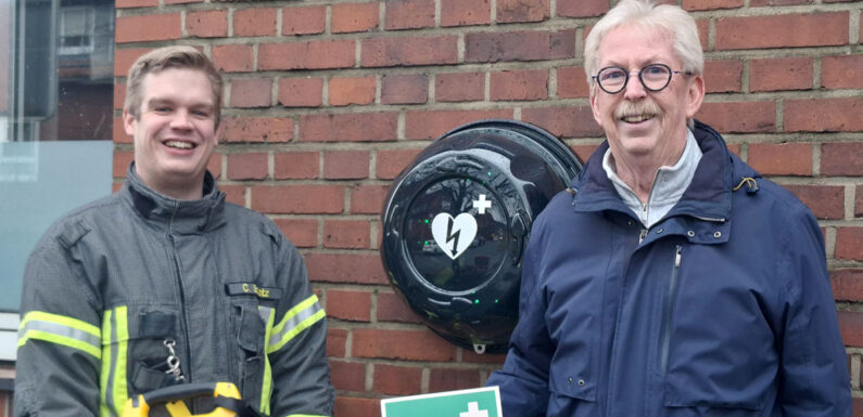Plötzlicher Herzstillstand: Neuer Defibrillator als Lebensretter am Feuerwehrhaus Luhden