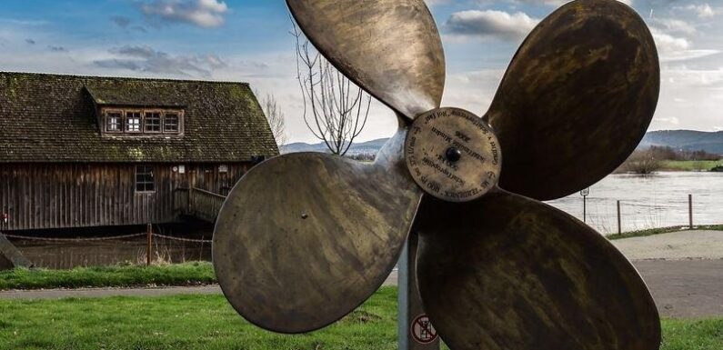 Diebstahl an der Mindener Weserpromenade: Täter klauen Schiffsschraube