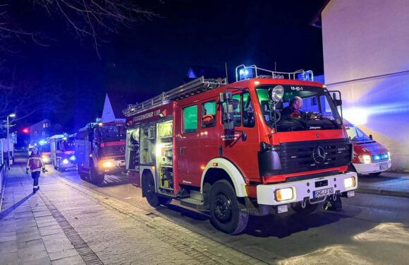 Einsatz in Bückeburg: Feuerwehrleute nehmen Gasgeruch wahr
