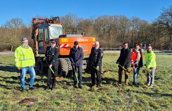 Spatenstich für den Neubau des Feuerwehrhauses in Cammer