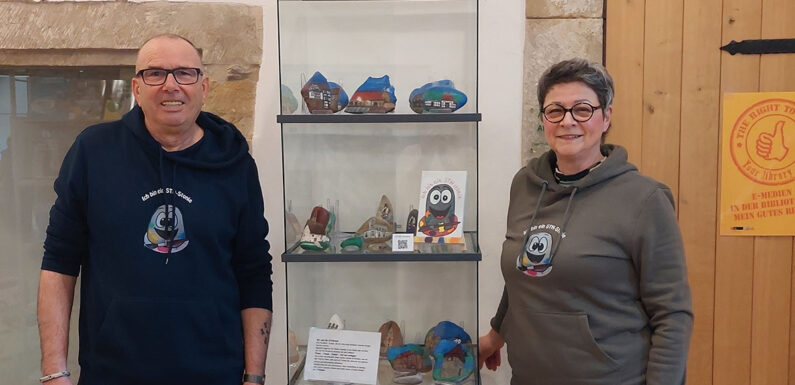 Auf Steine gemalt: Ausstellung kleiner Kunstwerke in der Stadtbücherei Stadthagen