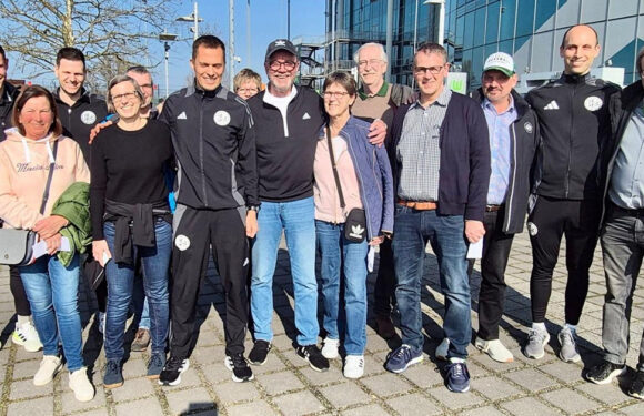 Ehrenamtliche on Tour: Ein schöner Tag bei Sonnenschein in der Fußball-Hauptstadt