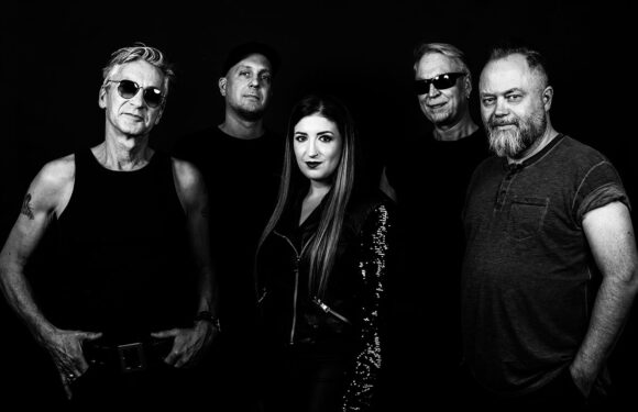 „Melrock“ kommen in den Konzertsaal mit Gleisanschluss