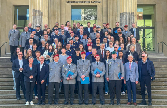 Hans Köchling für über 25 Jahre ehrenamtliches Engagement beim Volksbund Deutsche Kriegsgräberfürsorge geehrt