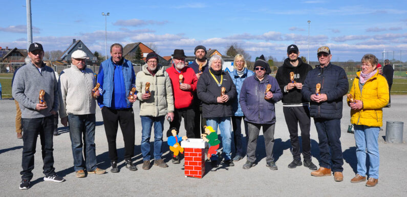 62 Boule-Fans zum Abschluss der „Sieben Streiche“ in Wiedensahl