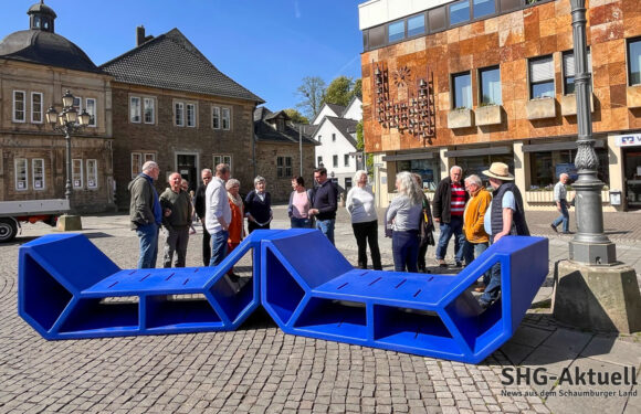 Die Enzos sind da: Moderne Sitzmöbel für die Bückeburger Innenstadt