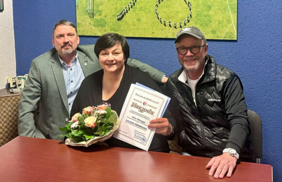 Vom NFV und LSB ausgezeichnet: Goldene Ehrennadel für Silke Oltrogge