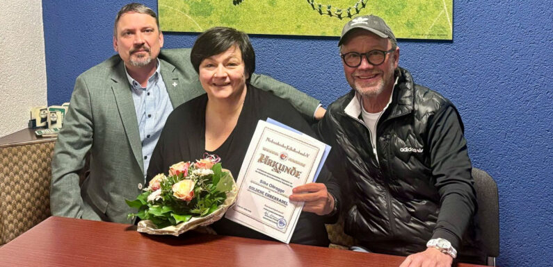 Vom NFV und LSB ausgezeichnet: Goldene Ehrennadel für Silke Oltrogge