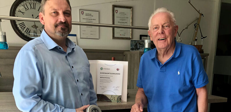 DFB-Ehrenamtsurkunde für Wilfried Krömker