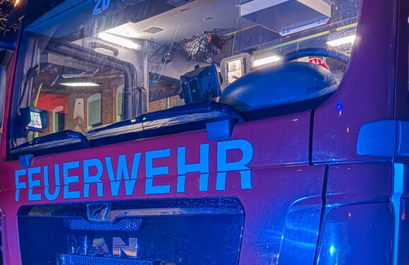 Bückeburg: Feuerwehr-Einsatzkräfte an Silvester mit Feuerwerk beschossen