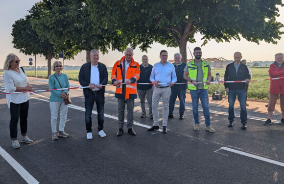 Bauarbeiten beendet: Bushaltestelle und neue Querungshilfe in Scheie freigegeben