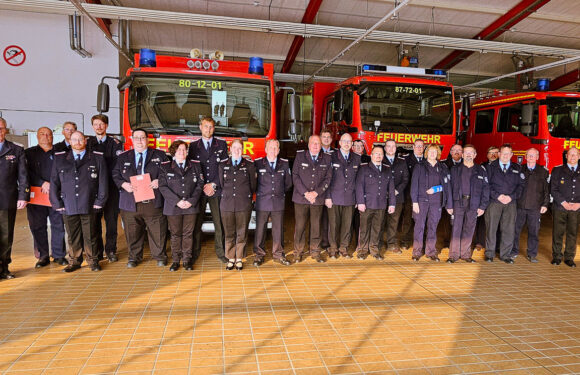 Übergabe der Hochwassermedaille in der Feuerwehrtechnischen Zentrale Schaumburg