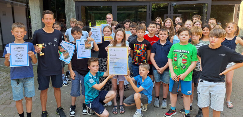 Titelverteidigung erfolgreich: Gymnasium Adolfinum gewinnt Stadtradeln 2025