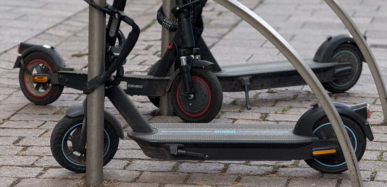 Nach Beschwerden: Polizei kontrolliert E-Scooter-Fahrer im Innenstadtbereich von Stadthagen