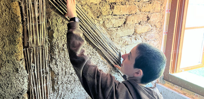 Lehmputz selber machen: Workshop vermittelt nötiges Wissen