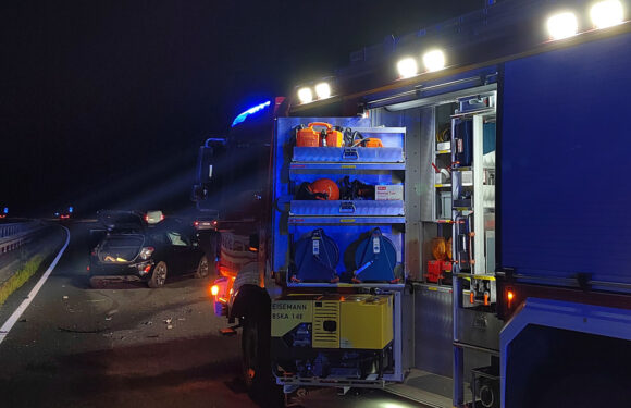 Feuerwehr im Einsatz: PKW-Unfall auf der A2 zwischen Bad Eilsen und Rehren