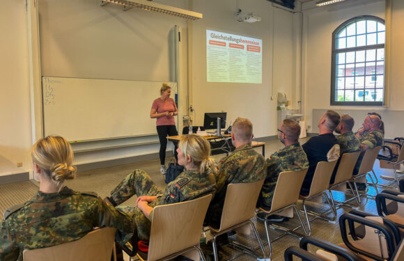 Bückeburg: „Tag im Zeichen unserer Werte“ bringt Bundeswehr und soziale Institutionen zusammen