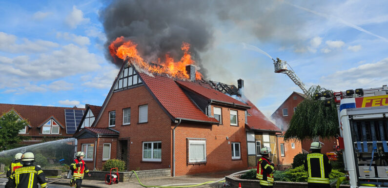 Zwei Verletzte und großer Schaden bei Großbrand in Hagenburg