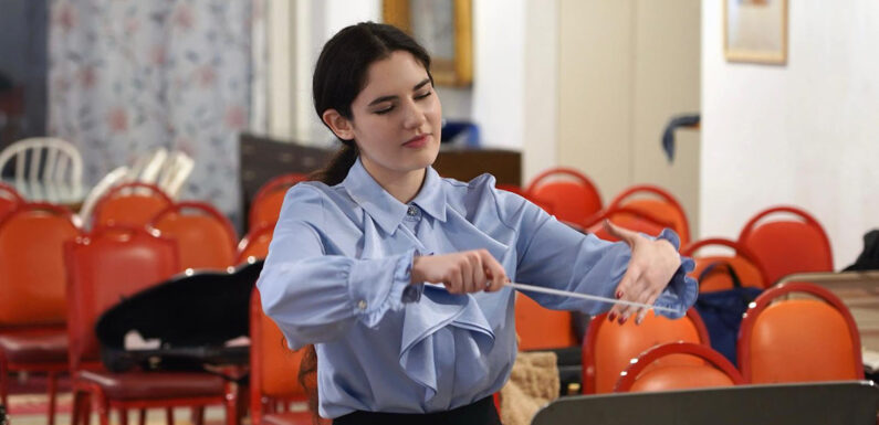 Sopranistin Anastasia Karaieva und Pianistin Oleksandra Kiktenko spielen zur Langen Nacht der Kultur auf Schloss Bückeburg