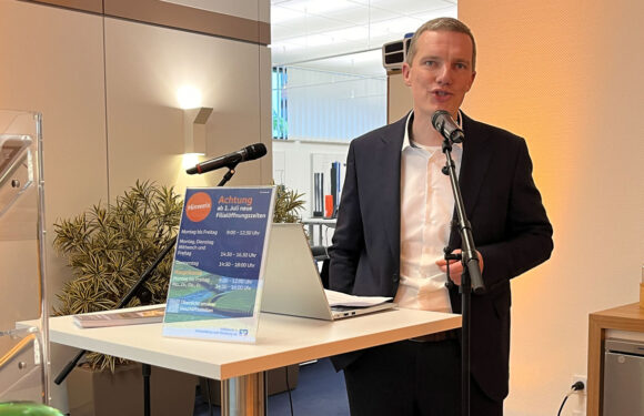 Gold gehört in jedes Portfolio: Wanderausstellung in Bückeburger Volksbank-Geschäftsstelle