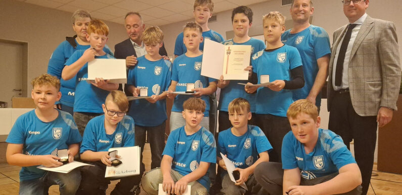 Männliche E-Jugend des TVE Röcke ist Mannschaft des Jahres der Stadt Bückeburg