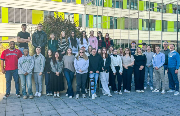 Erfolgreiche Examensprüfungen und Begrüßung des neuen Pflegenachwuchses