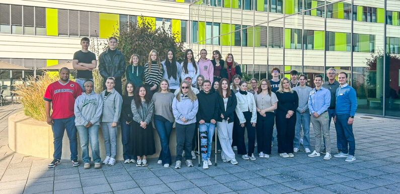 Erfolgreiche Examensprüfungen und Begrüßung des neuen Pflegenachwuchses