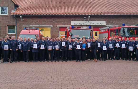 Feierliche Übergabe der Hochwasser-Ehrennadel des Landes Niedersachsen in Obernkirchen