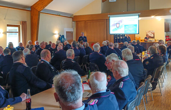 Treffen ehemaliger Feuerwehr-Führungskräfte in Lüdersfeld