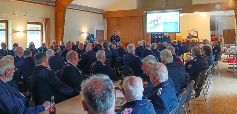 Treffen ehemaliger Feuerwehr-Führungskräfte in Lüdersfeld
