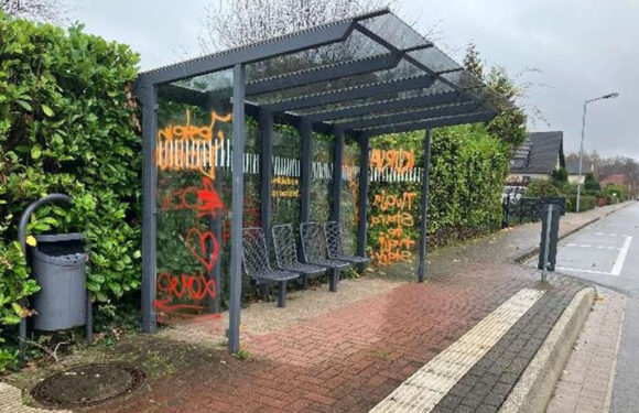 Bushäuschen in Buchholz beschmiert