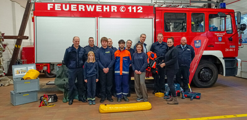 Ardagh Glass übergibt großzügige Spende an Feuerwehr Obernkirchen