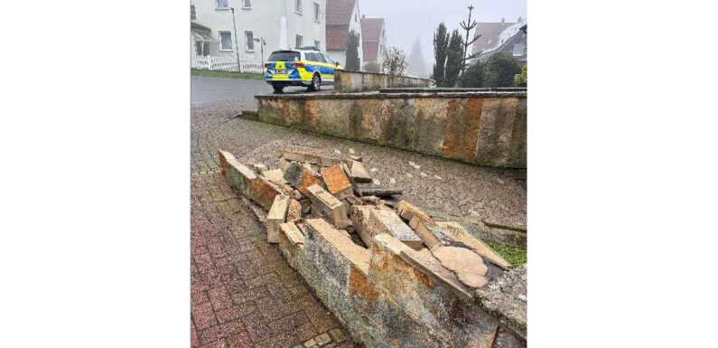 Sandsteinmauer in Obernkirchen beschädigt
