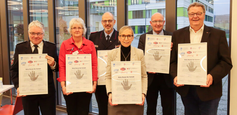 Agaplesion und Landkreis Schaumburg setzen gemeinsames Zeichen gegen Gewalt