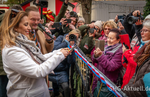 Einer der schönsten Weihnachtsmärkte Europas: Weihnachtszauber Schloss Bückeburg eröffnet und ausgezeichnet