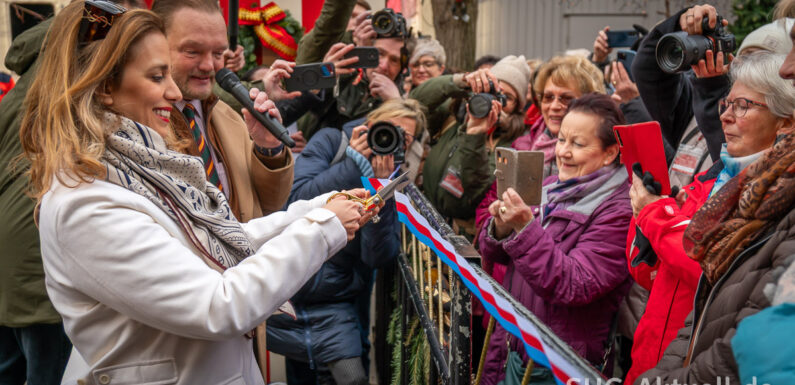 Einer der schönsten Weihnachtsmärkte Europas: Weihnachtszauber Schloss Bückeburg eröffnet und ausgezeichnet